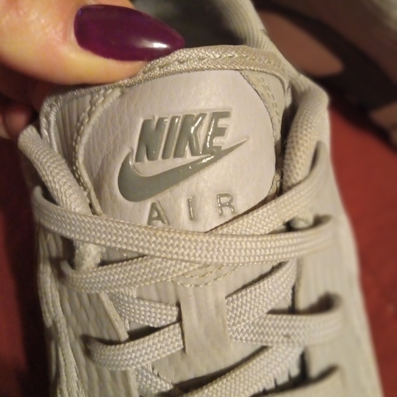Nike Air Grey Tennis Shoes sz 8 1/2. - Picture 3 of 5